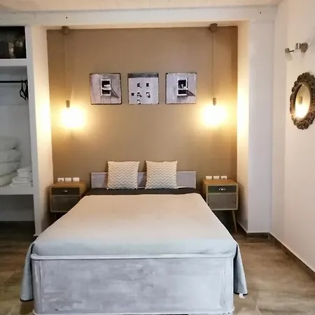 Fig Apartment *