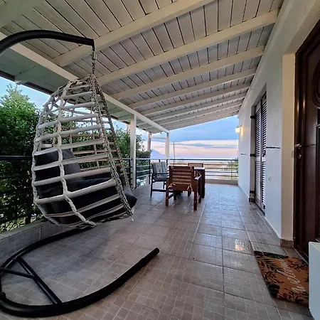 Fig Apartment *